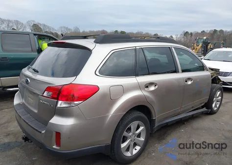 2014 Subaru Outback 2.5I z USA, uszkodzony, nr VIN 4S4BRCAC9E3309038